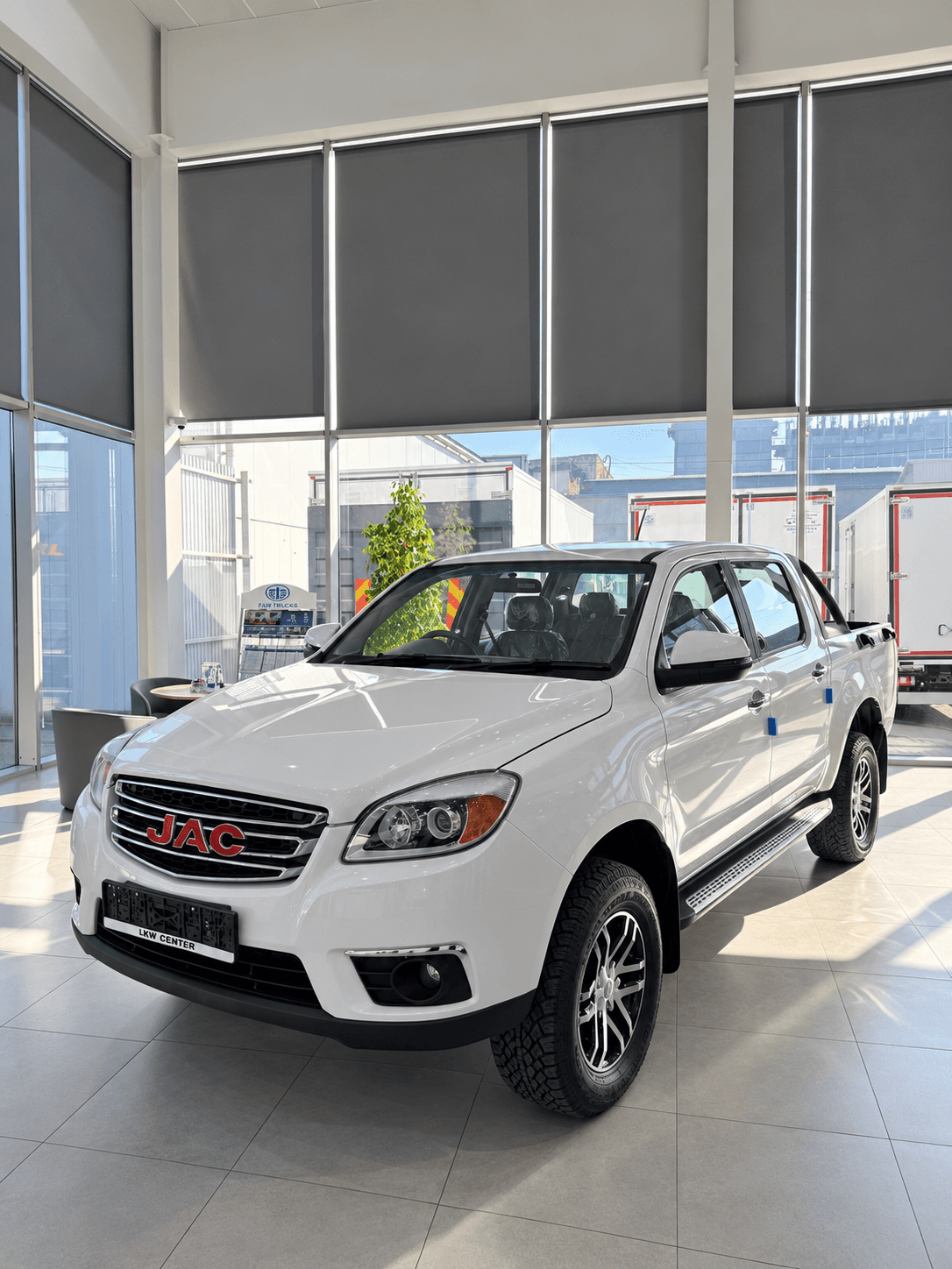 JAC T6