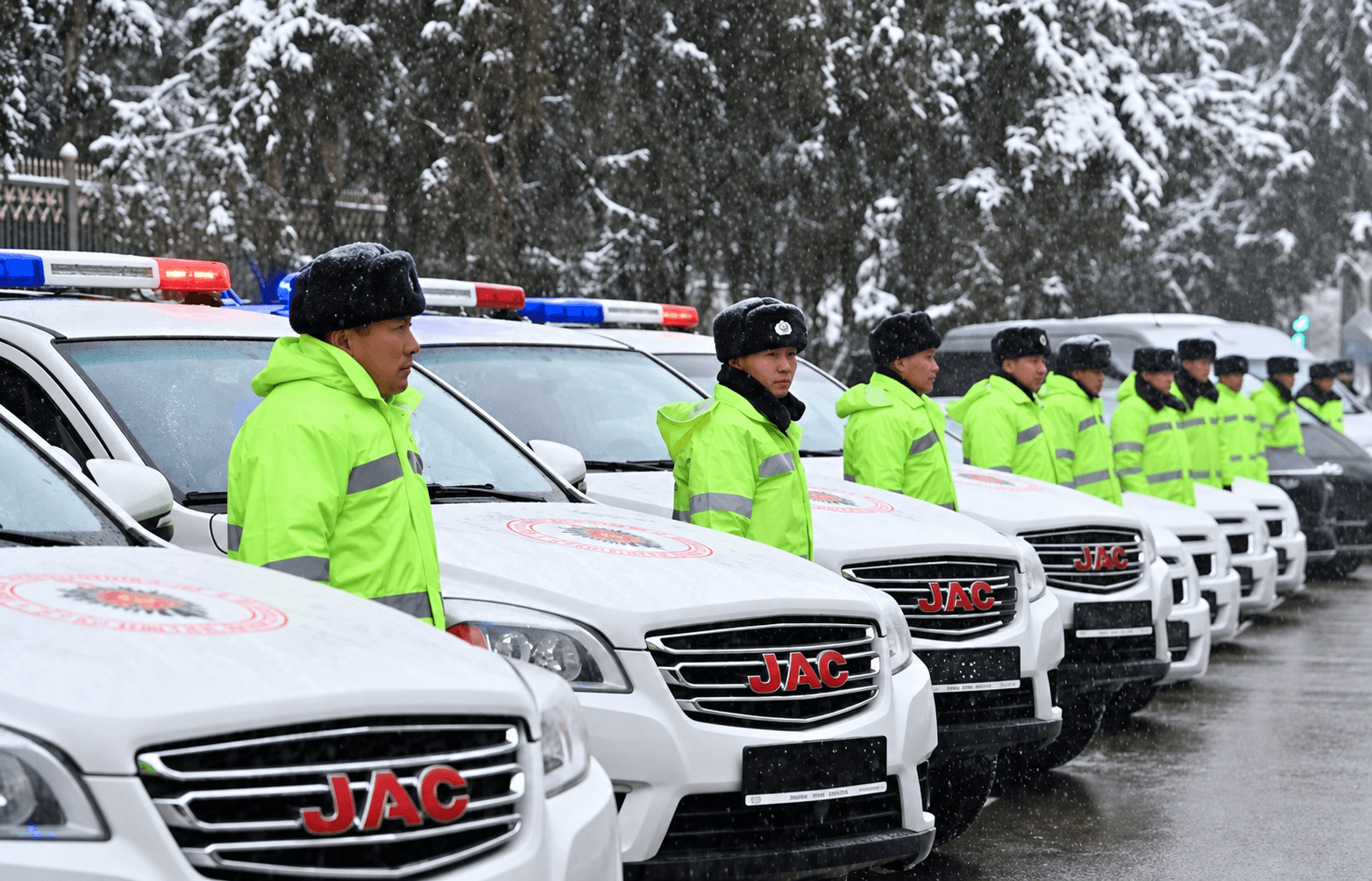 Пикапы JAC T6 и T8 для МВД КР — 01